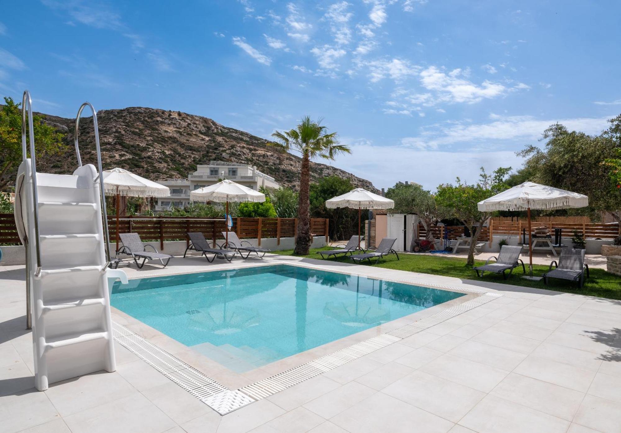 Calypso Hotel Matala  Exterior photo