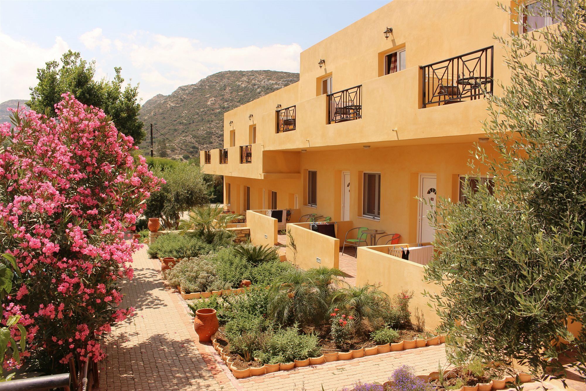 Calypso Hotel Matala  Exterior photo