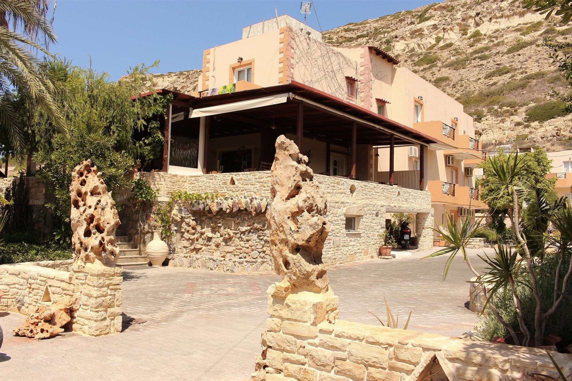 Calypso Hotel Matala  Exterior photo